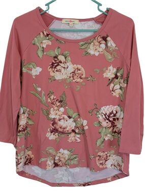 3/$20 Wishful Park Rose Floral Raglan 3/4 Sleeve Top